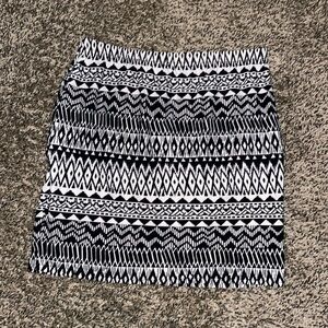 Black and white Aztec mini skirt. Fits like a small!